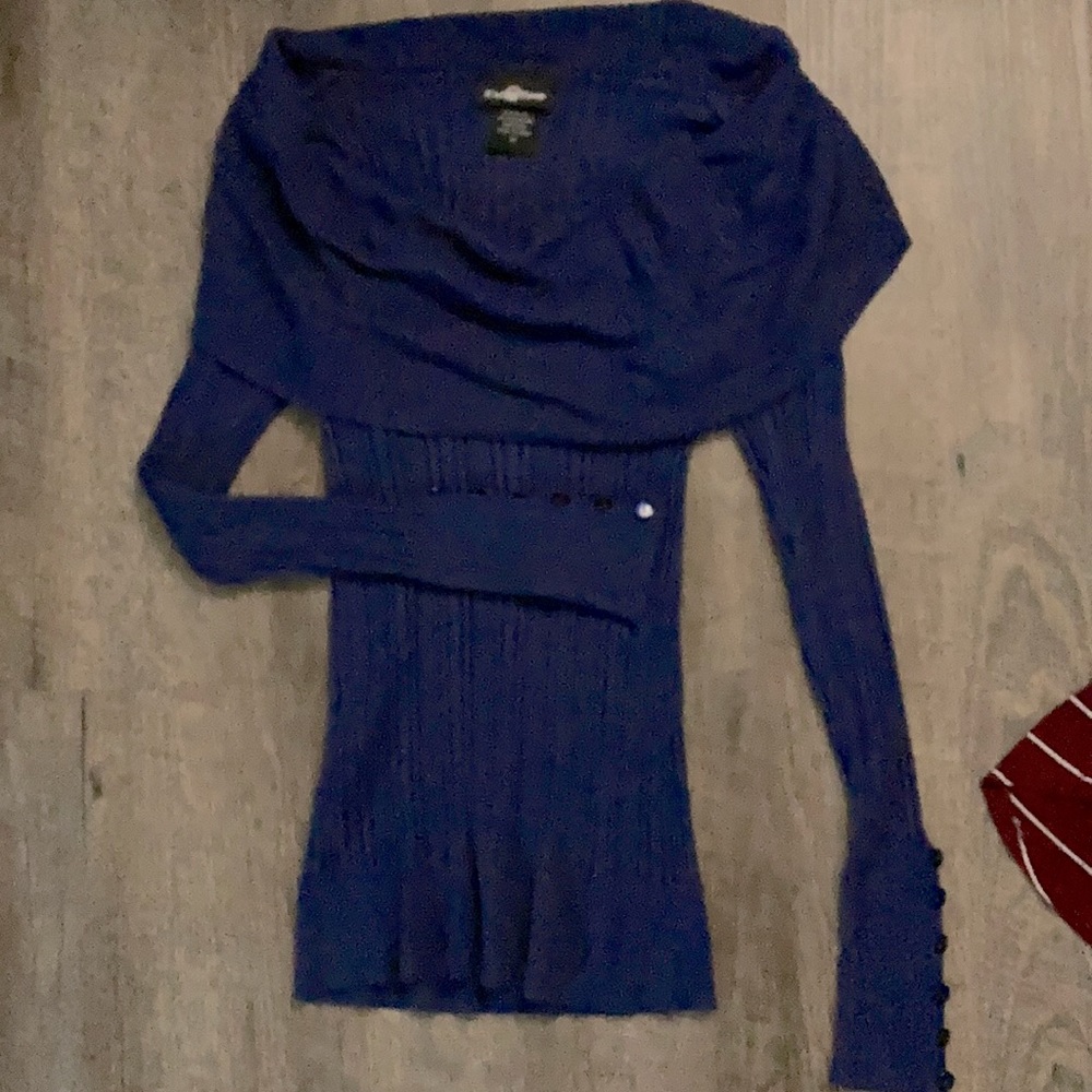 Long sleeve blue sweater